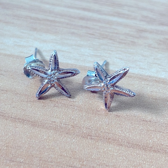 Sterling Silver Starfish Studs. - Picture 1 of 6